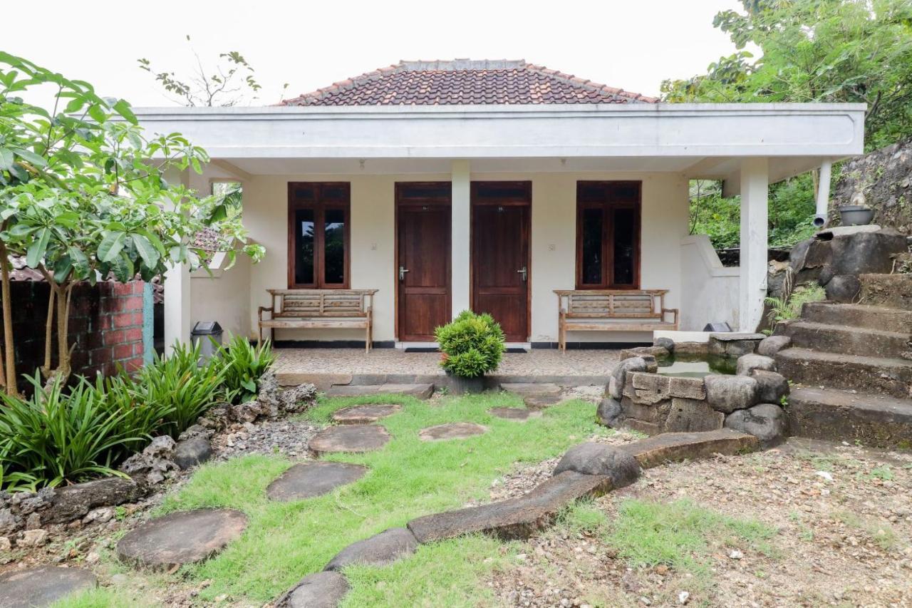 Rock Garden Homestay & Resto Tepus Esterno foto